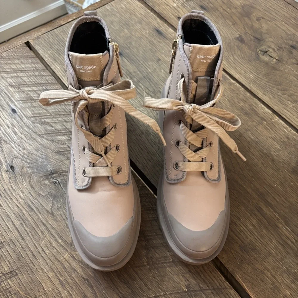 Kate Spade NY Walk It Out Platform Heel Combat Boots‎ in Taupe/Tan Size 9 / 3.5